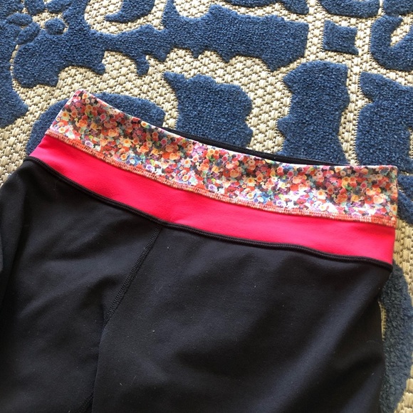 Lululemon pant - Picture 3 of 5